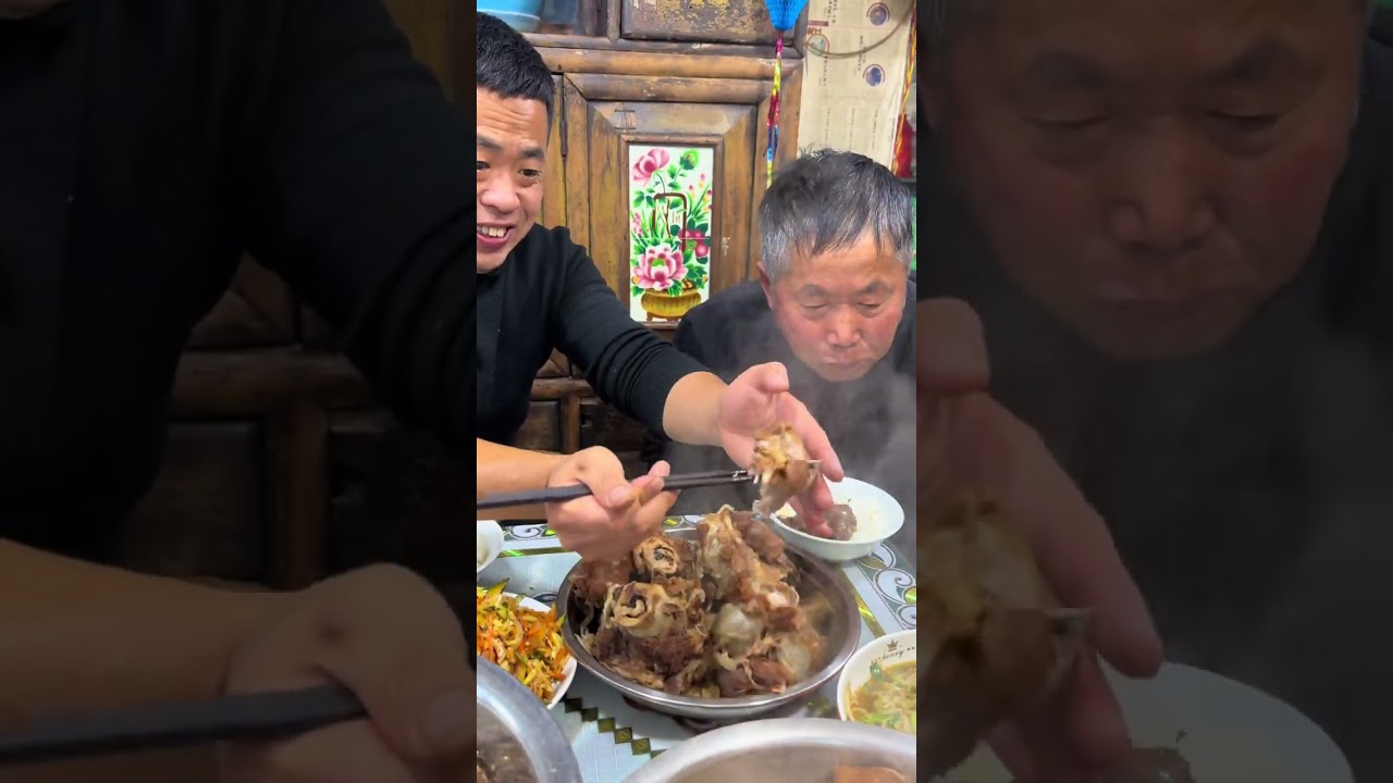 Stewed pickled cabbage with large bone sticks and steamed blood tofu