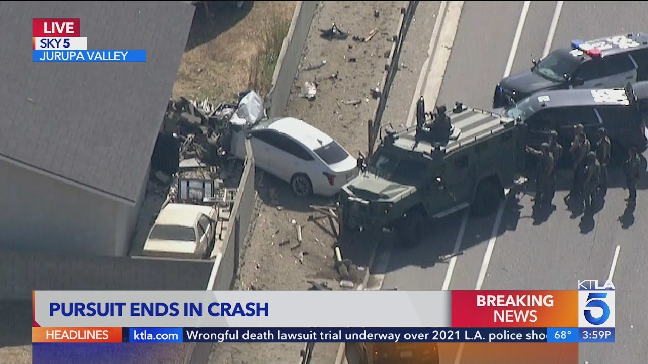 Police pursuit ends in crash into wall in Jurupa Valley - YouTube