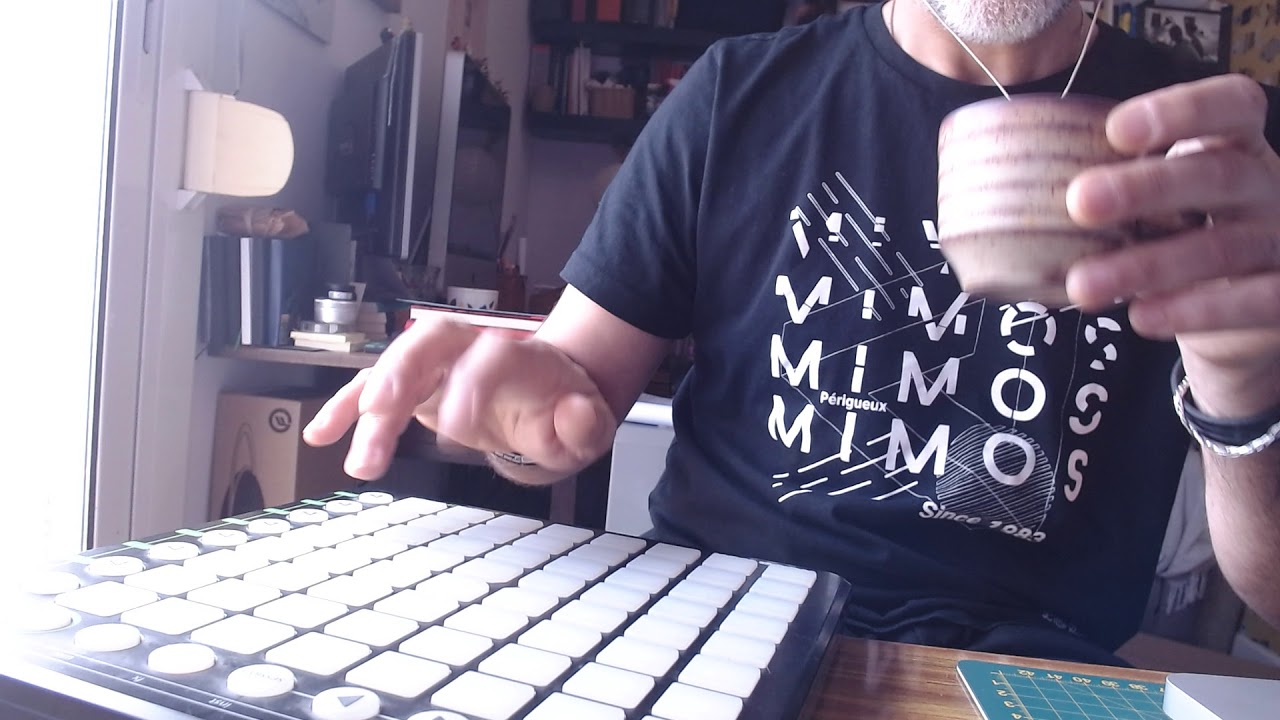 ONE HAND JUNGLE FINGER DRUMMING  - Coffe break