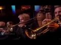 ياني يعزف موسيقى مقدمة مسلسل وادي الذئاب في حفلة Yanni 