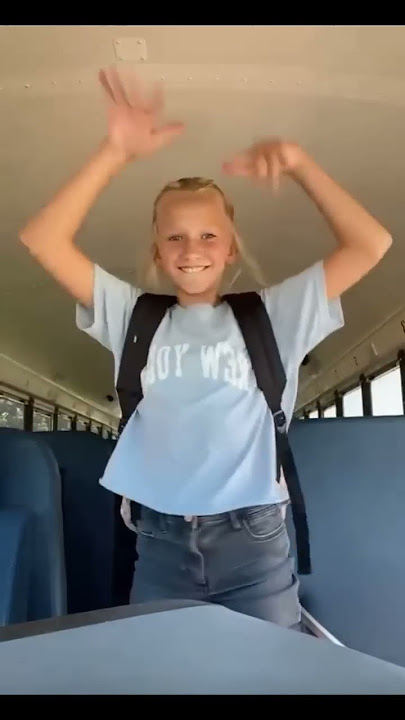 I can’t believe she didn’t get kicked off the bus for this! 😳🤪#shorts