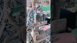 اغرب آلة لتقطيع البلاط في العالم