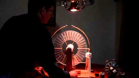 Wimshurst Machine - Tesla Sparks, High Voltage!