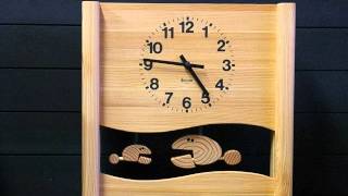 キコリの時計」木の振子時計【さかなの親子の時計】 - YouTube