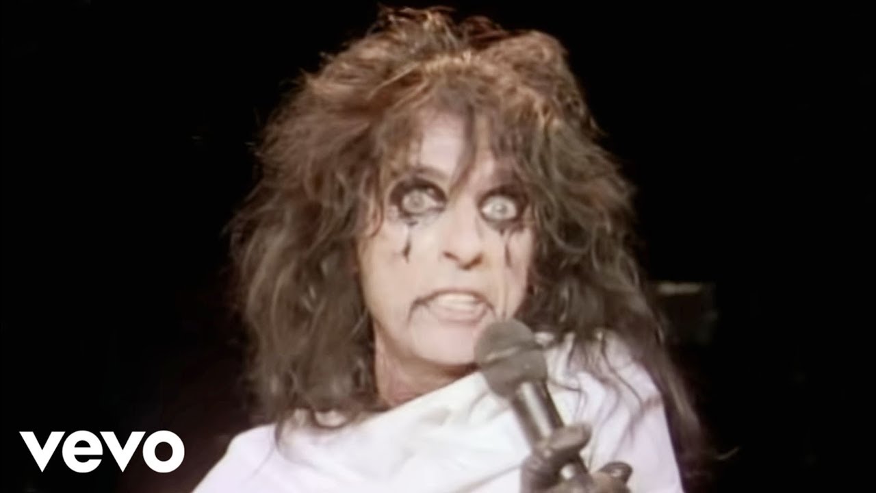 Alice Cooper - Ballad of Dwight Fry (from Alice Cooper: Trashes The World)  - YouTube