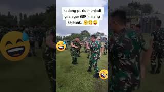 Cara lepaskan penat ala Bapak TNI #tniad #tnial #tniau #shortvideo #jogetviral #shortviral #shorts