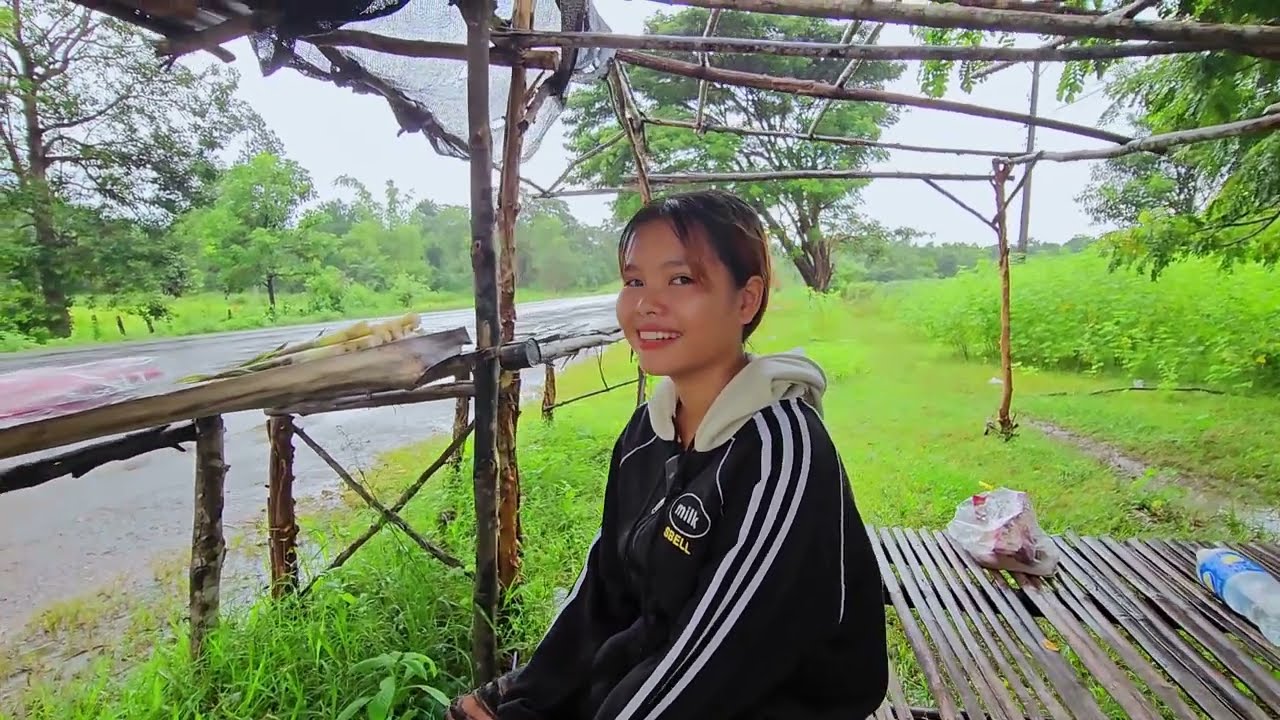 น้องพลอยลูกครึ่งไทยลาวต้องสู้ชีวิตต่อไป ตากฝนขายหน่อไม้ 9 กันยายน ค.ศ. 2023