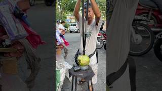 Cara paling unik untuk membuka kelapa segar!🥥🌴 Cara paling unik untuk membuka kelapa segar!🥥🌴