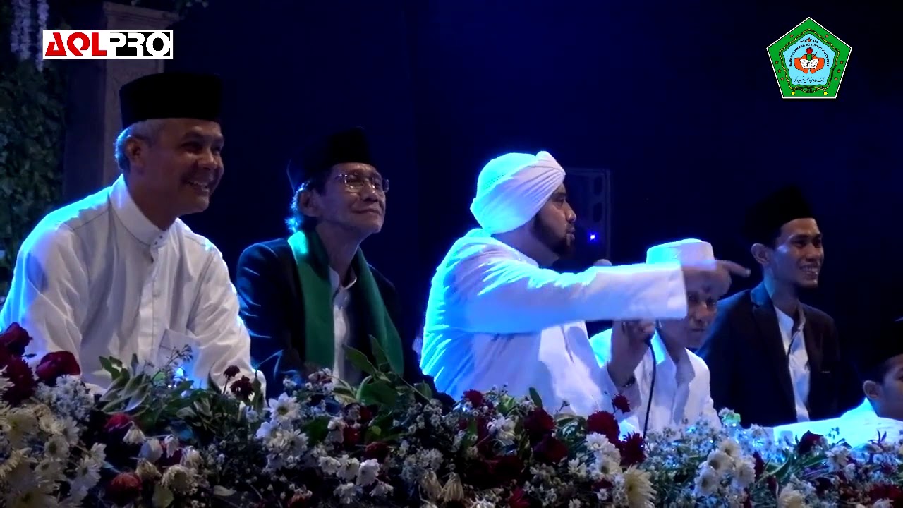 PP. MANBA'UL HIKMAH Bersholawat  bersama Habib Syech Assegaf