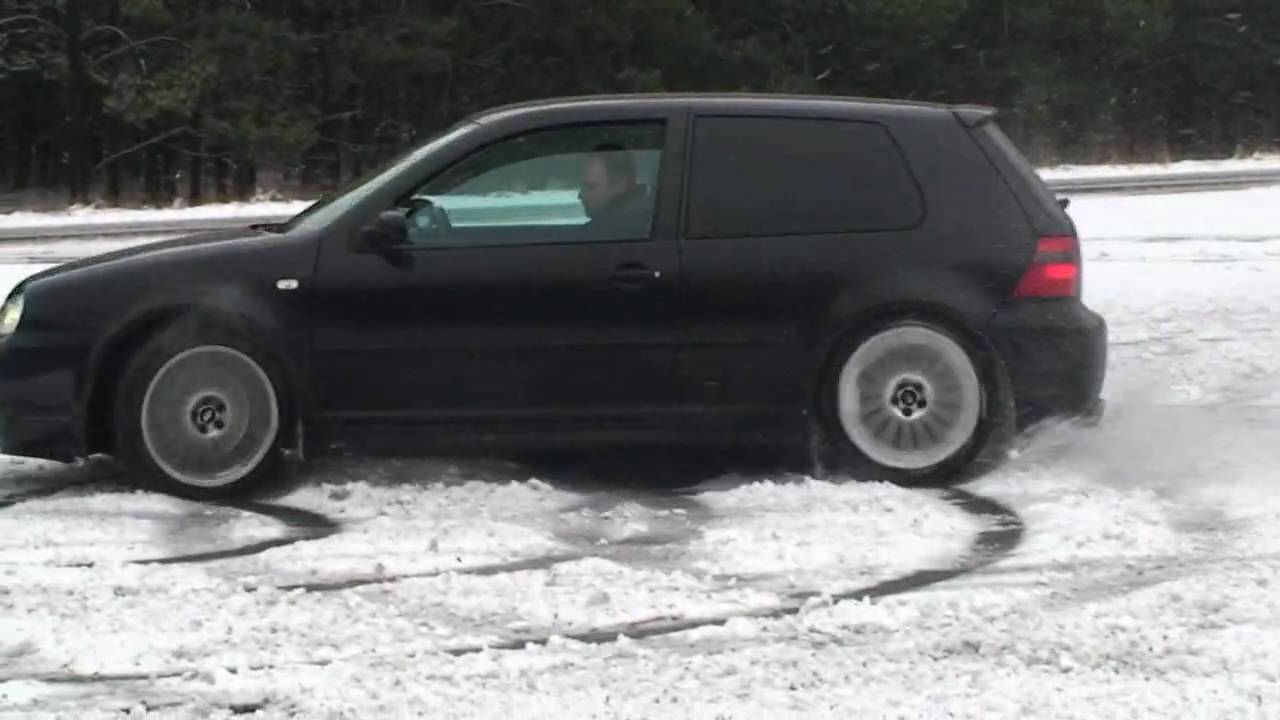 R32 SNOW FUN - YouTube