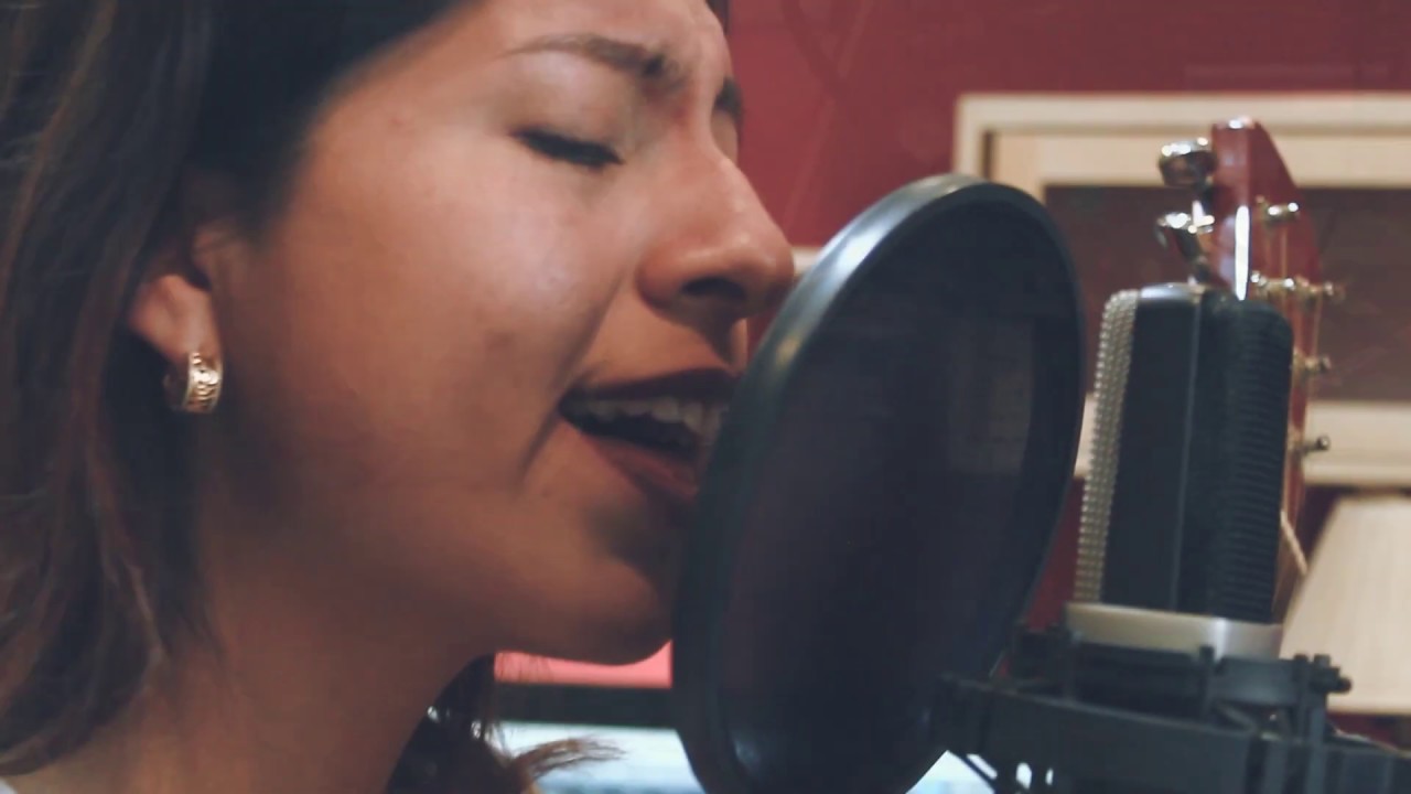 Obejrzyj Nadando entre sueños - Melania w YouTube Obejrzyj Nadando entre sueños - Melania w YouTube