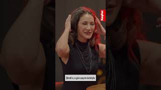 Çenemin Yarısı Feminen Diğer Yarısı Maskülen. Şfet Şfet