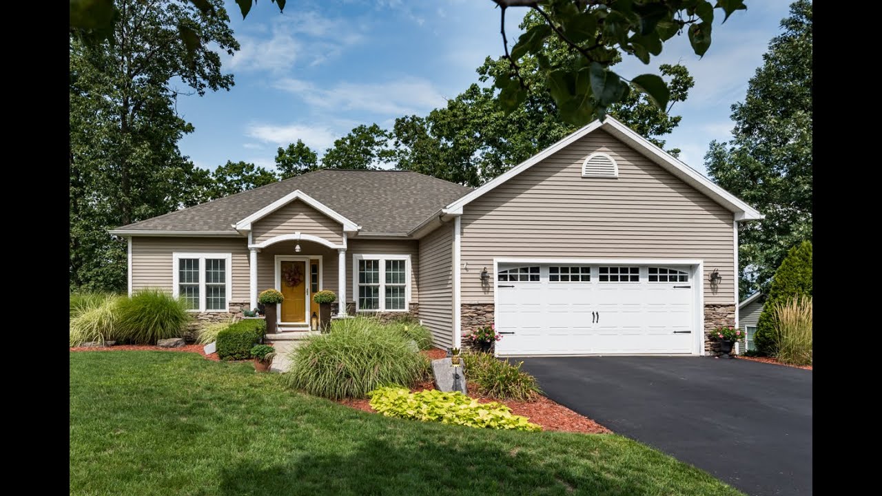 *SOLD* 239 Bunker Drive, Hanover Township PA 18706 Lewith & Freeman