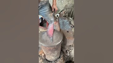 Cận cảnh rèn dao mèo của thợ người Nùng Phúc Sen #0332944668 #daophucsen