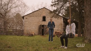 Legacies 3x11 Lizzie talks to Finch