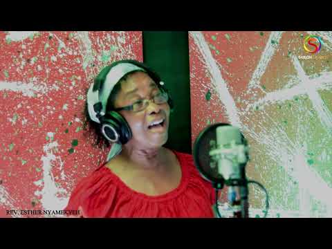  Esther Nyamekyeh - Worship Medley