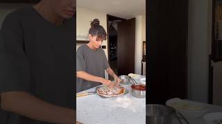 Yasemin Özilhan, Pizza Yaptığı Anları Paylaştı