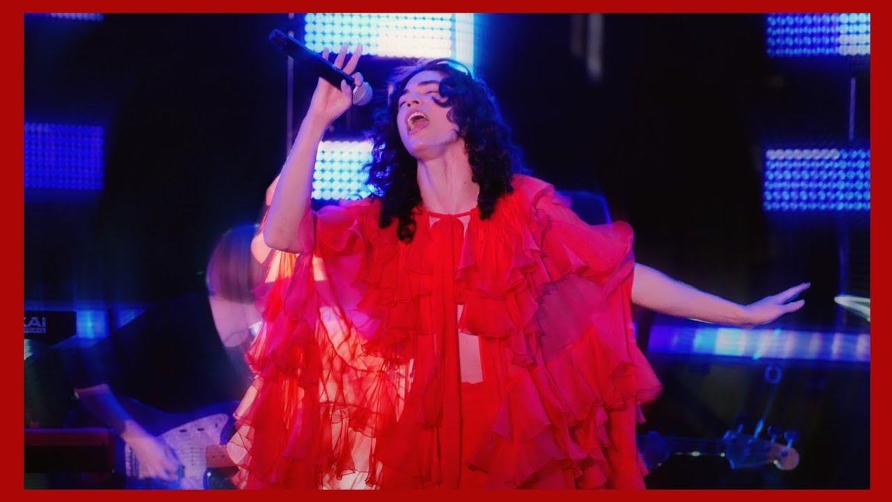 Memories by Conan Gray VMAs 2022 live performance - YouTube