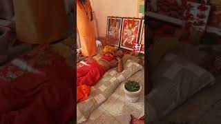 यह दख भई और बहन मत क भगत यह 9 दन तक कछ भ खन पन नह करग और न ह बथरम करग