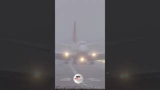 Boeing 747 lands in fog