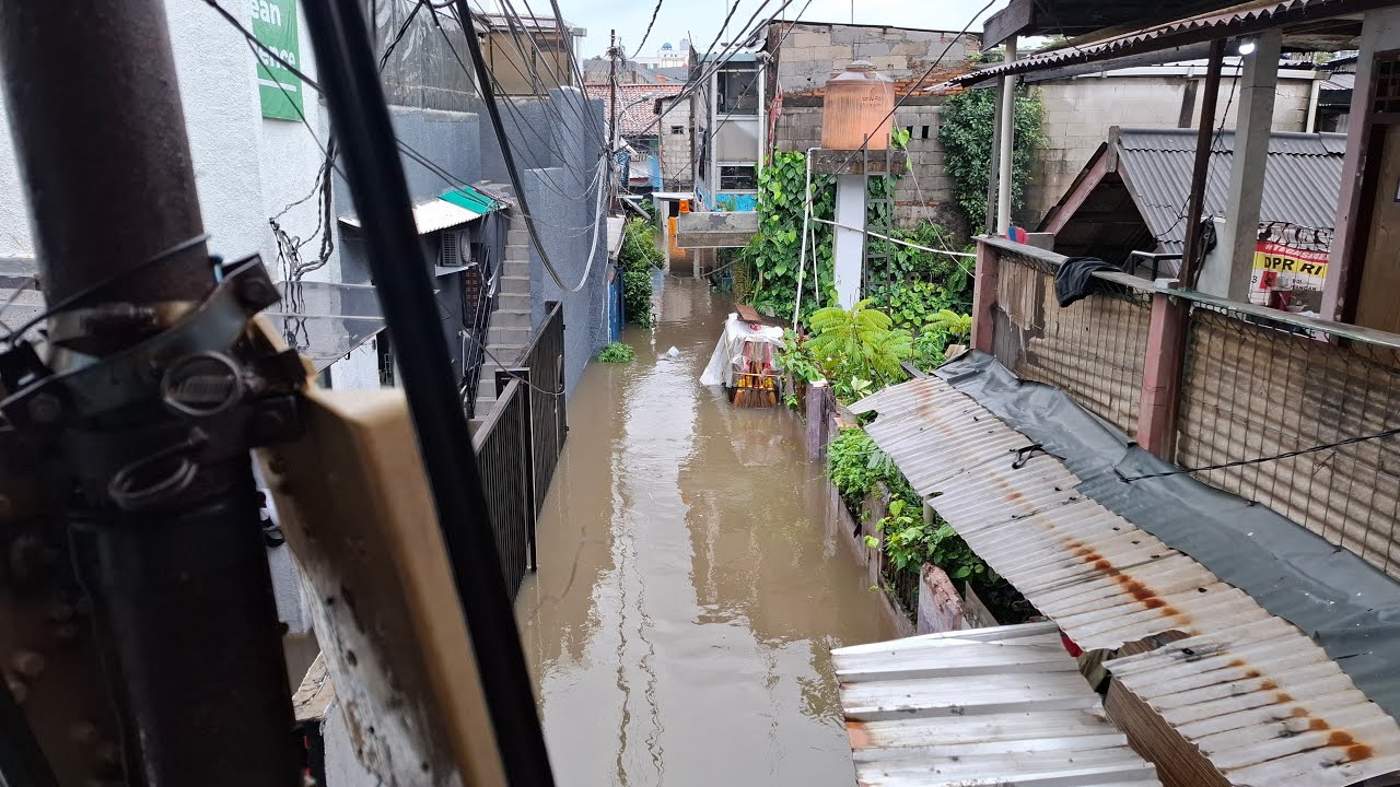 live banjir di jakarta !!!!