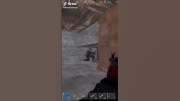 What is going on here? 😂  #rust #gaming #rustgame #rustshorts #funny #rustconsole