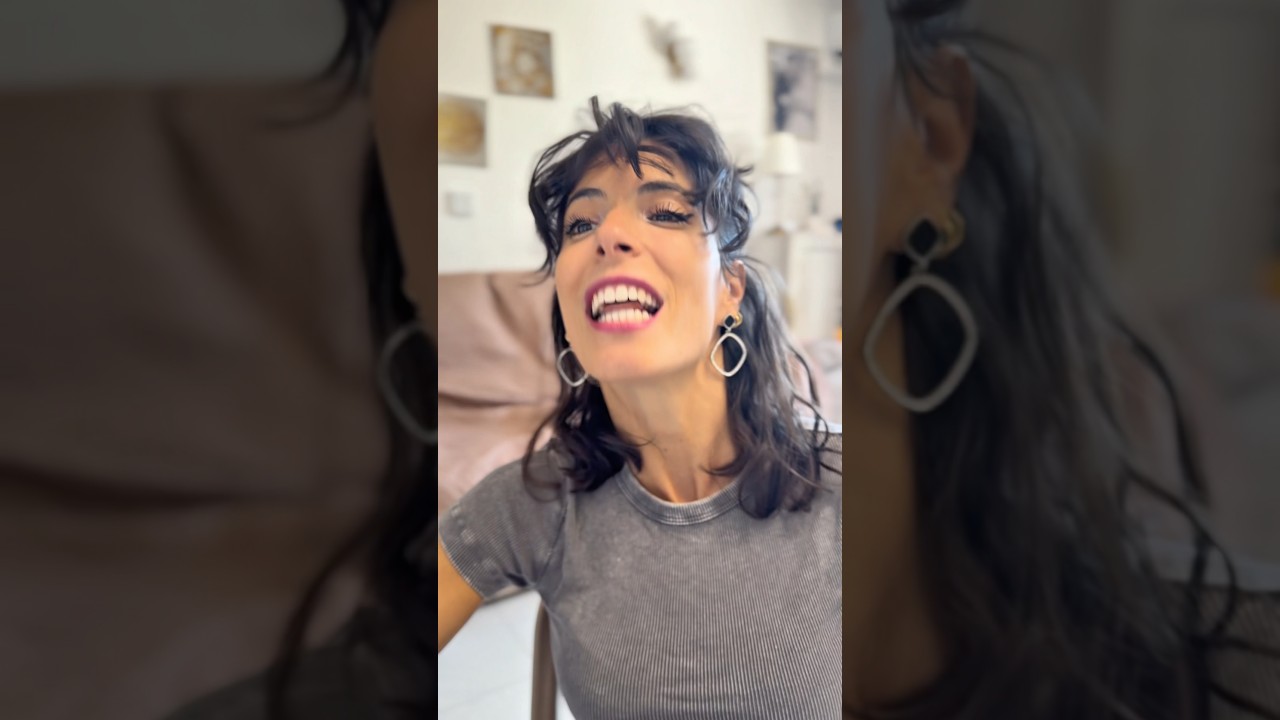 Le ha guardato le stories! #coppia #comedy #casaabis #gelosia