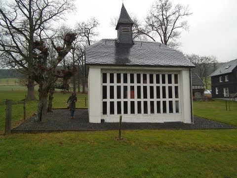 Voyage: Rucher-chapelle en Allemagne // Bienenkapelle in Deutschland // Apiary-chapel in Germany