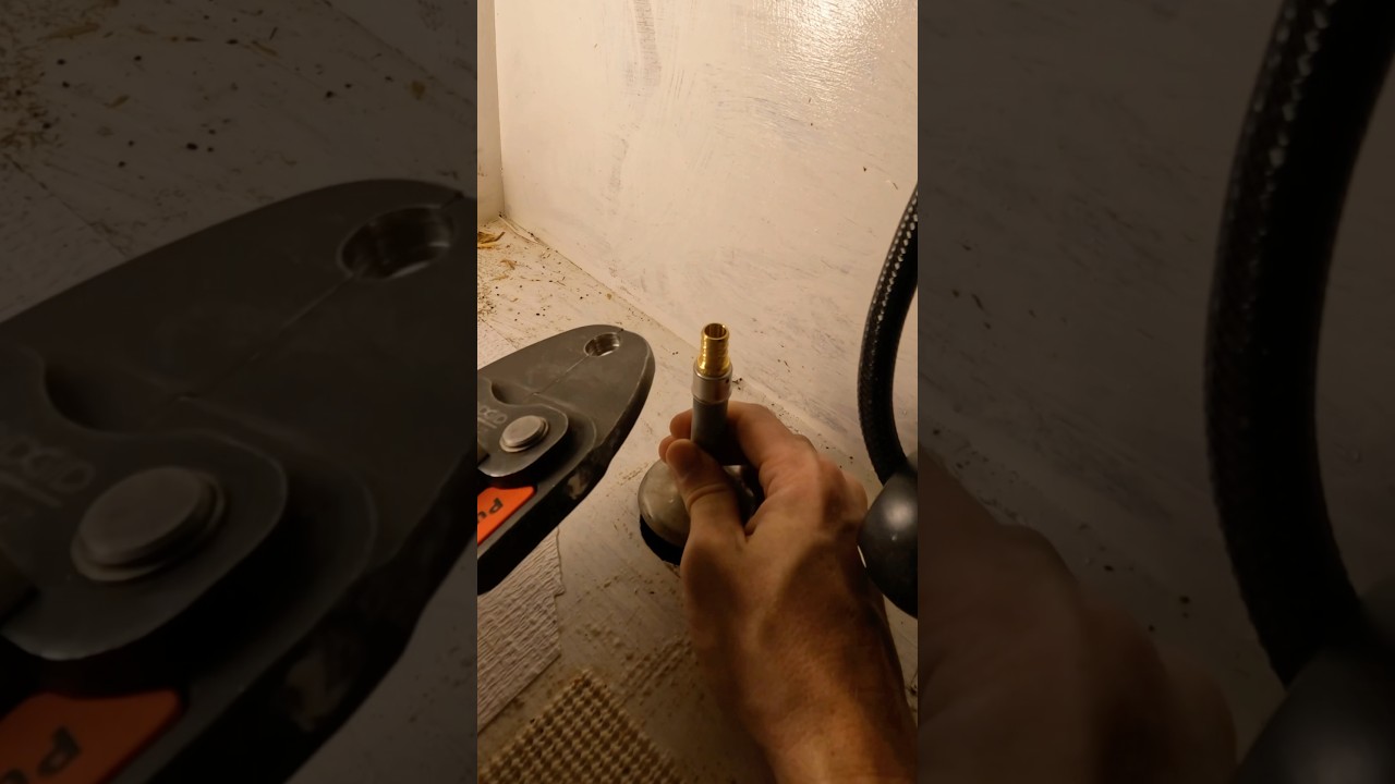Replacing some shut off valves on polybutylene pipe 💦 #plumbing #plumber #asmr #diy