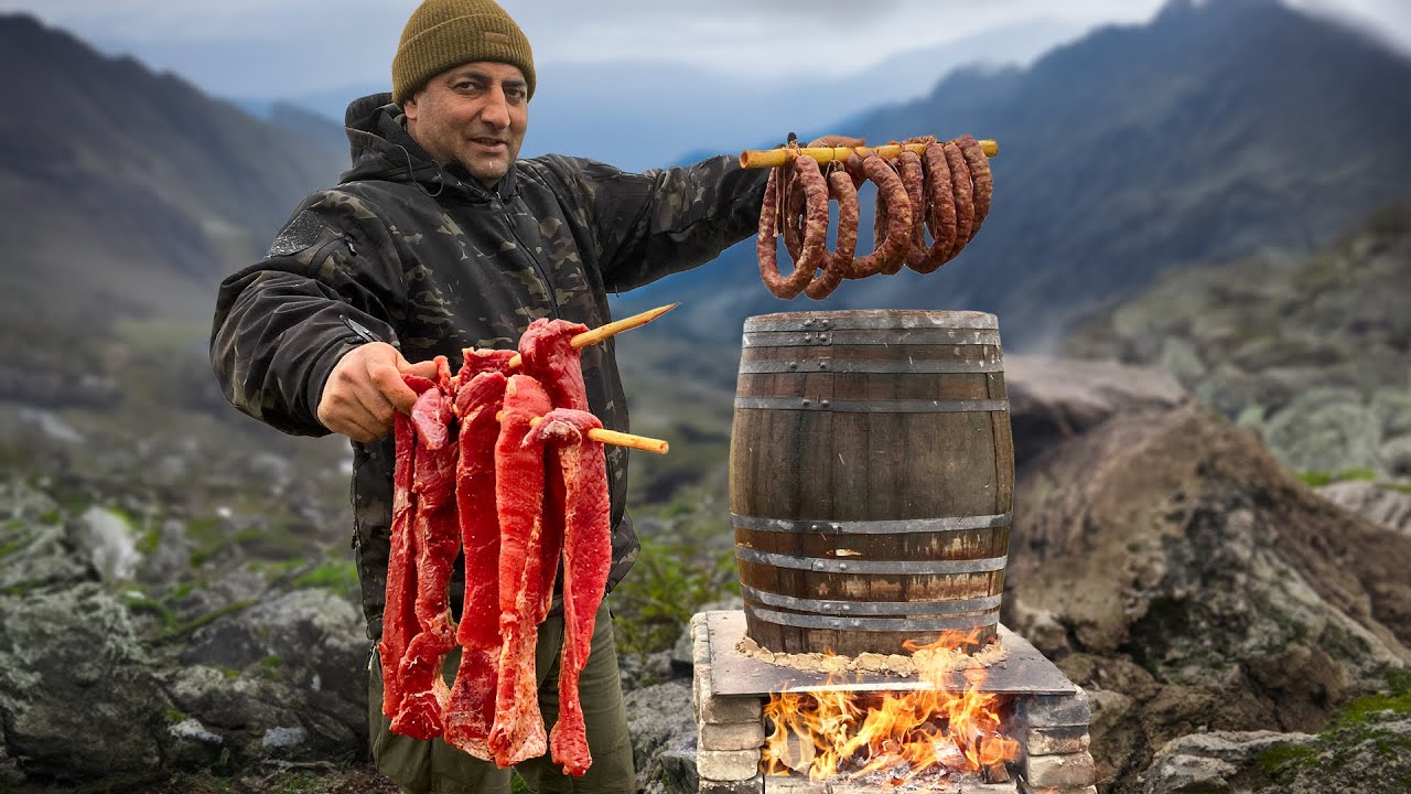 ¡Jugosas y Ahumadas Salchichas Caseras en Barril de Madera!