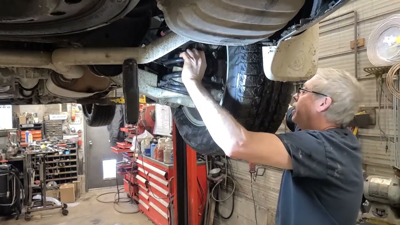 Замена заднего ступичного подшипника Buick Enclave 2017 года