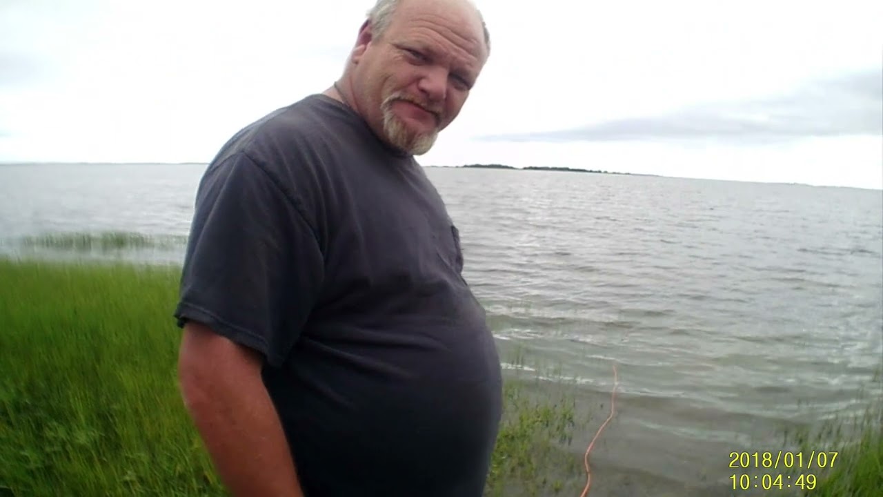 DIY making an inexpensive crabbing handline.  Fun way to make what you need to go crabbing!!