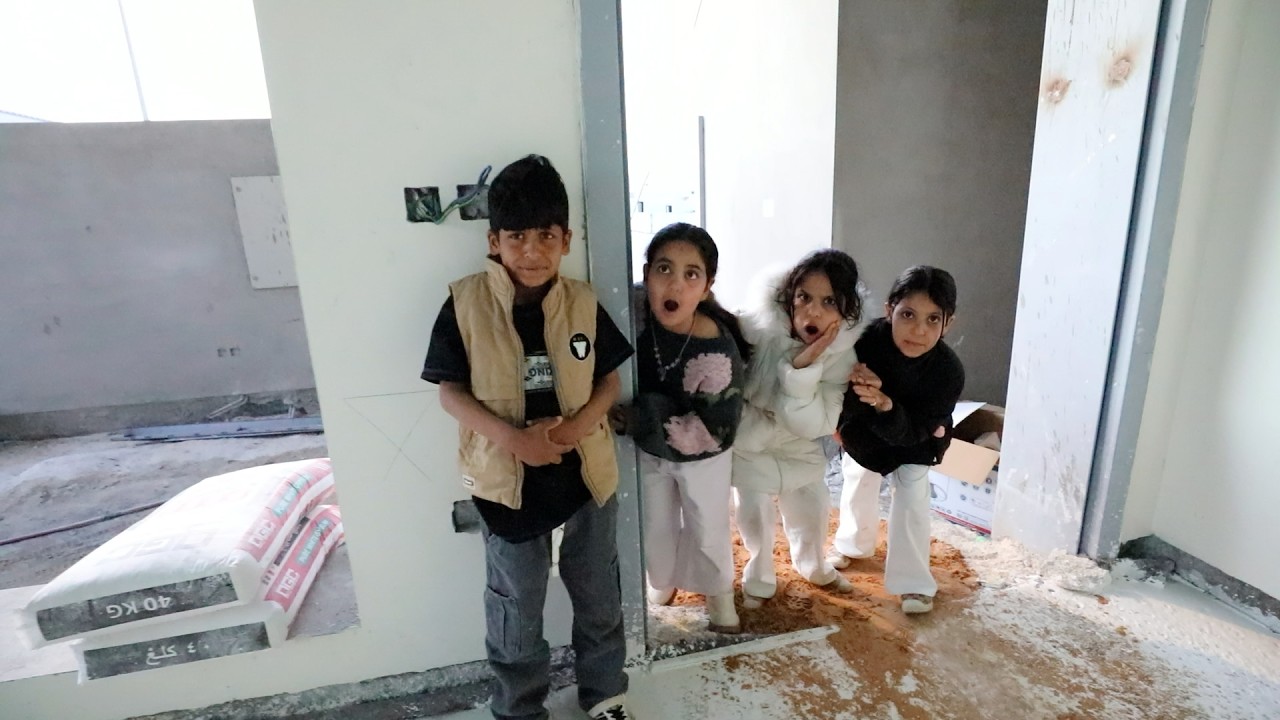 حصلنا ولد فقير في البيت الي جنبنا واخذناه معنا ! ليلى