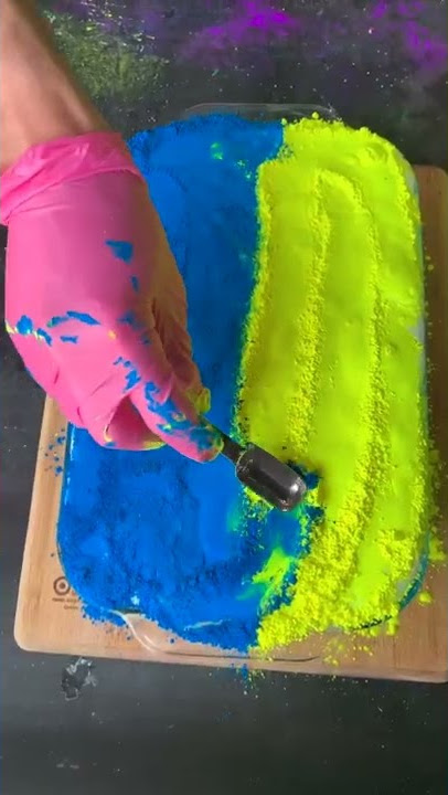 Mixing Yellow and Blue Pigments in Clear Slime!