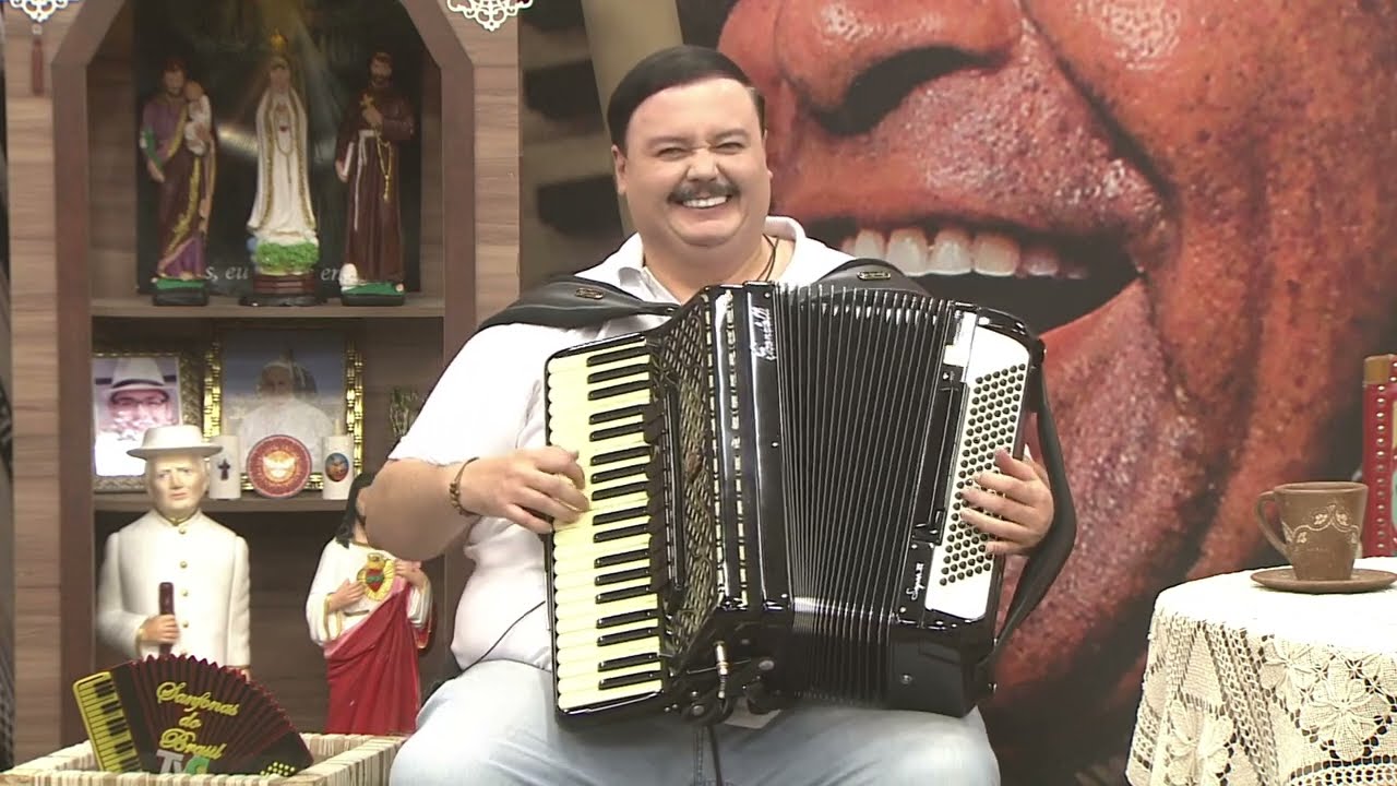 Rodolf Forte interpretando 