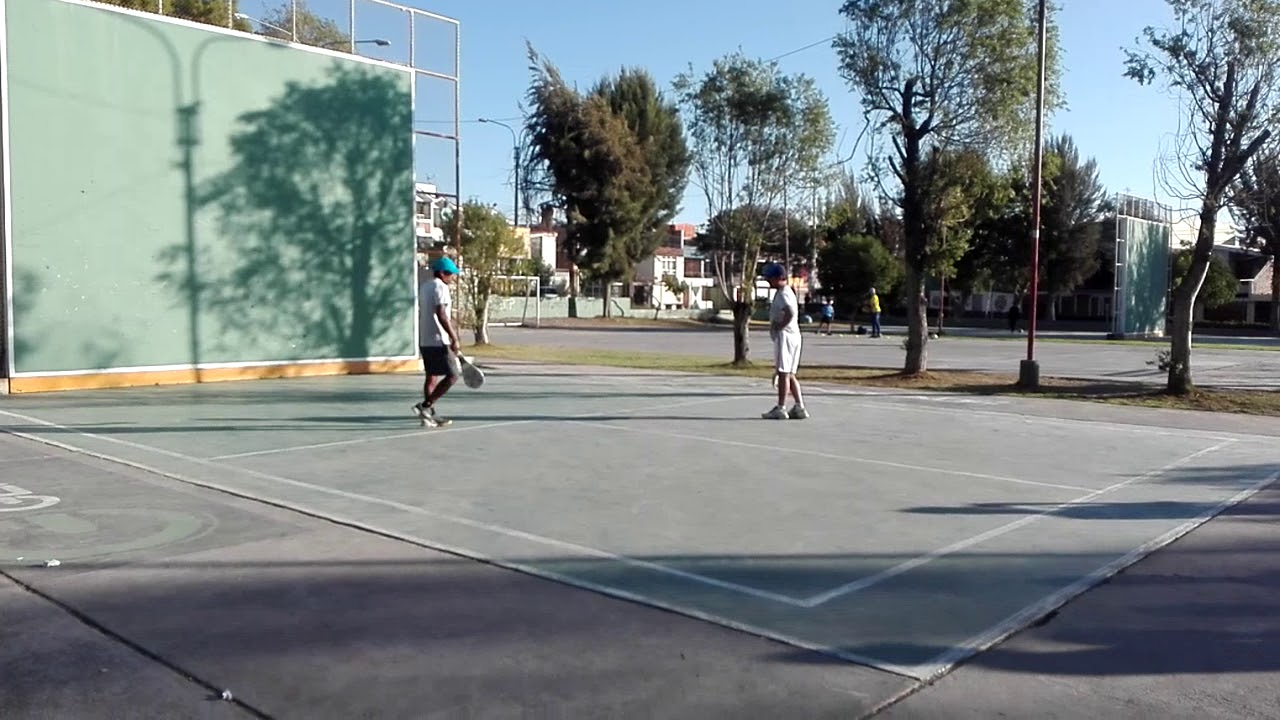 Paleta Frontón Perú - Técnicas para dominar la bola en la cancha - Leonardo Benique