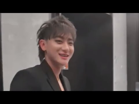 ZTAO-黃子韜 at Zhejiang STV New Year Eve backstage