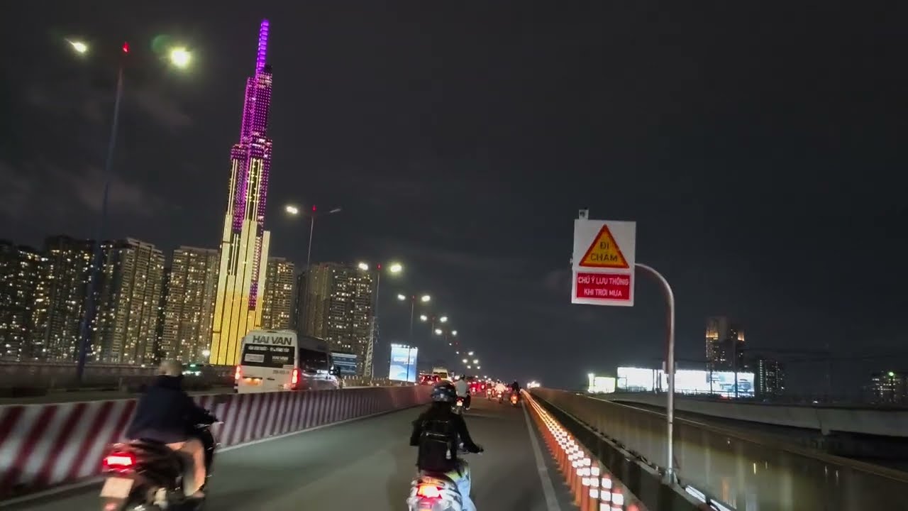 Cầu Sài Gòn Về Đêm_Sắc Màu Của Những Công Trình Biểu Tượng Sài Gòn