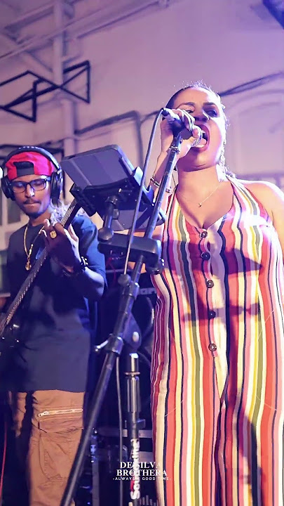 Download lagu The global hit Dance Monkey by Tones and I brought to life on stage with the De Silva Brothers. π€π