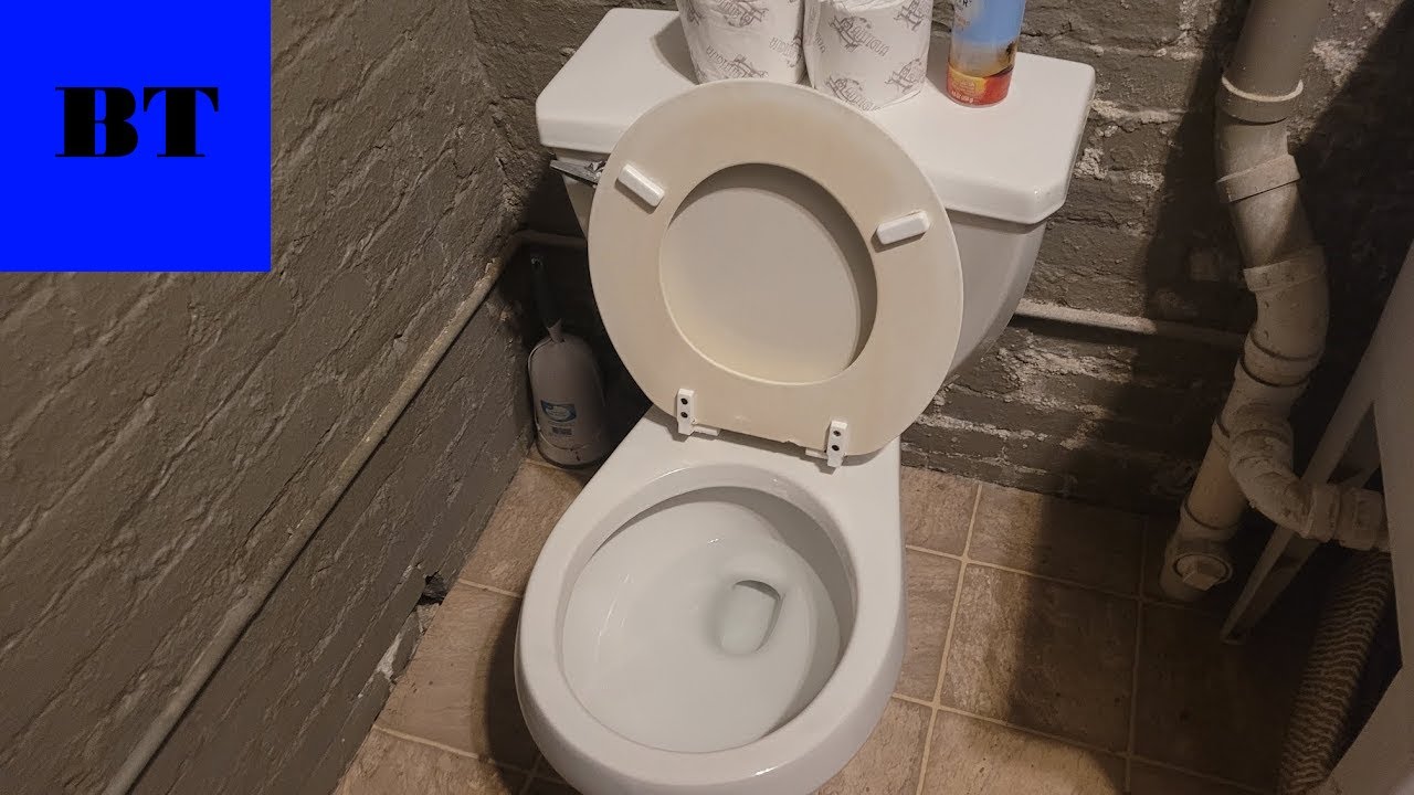 2003 3rd Gen Gerber Aquasaver Toilet OP Jenkins Furniture (Knoxville