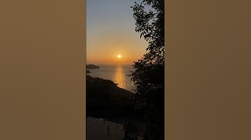 تلاوة مؤثرة من سورة الفجر، بصوت خاشع يبعث في القلب سكينة وطمأنينة. شارك الأجر ولا تنسى الذكر 🌿#قرآن