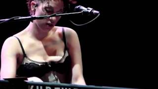 Video thumbnail of "Amanda Palmer - "I Want You But I Don't Need You" subtitulada en español"