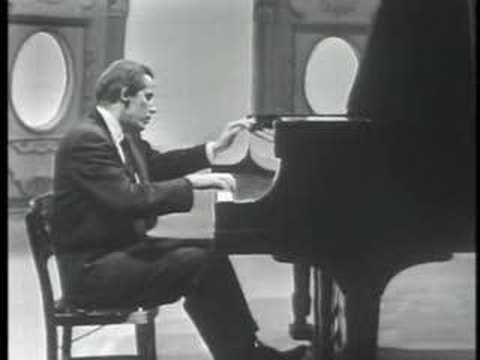 Glenn Gould - Beethoven, Sonata No 31 Op. 110 - III (1/2)