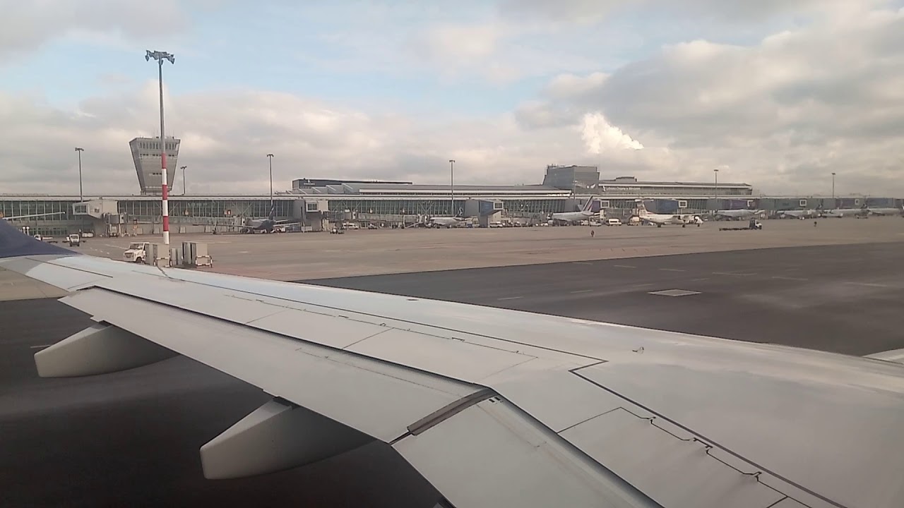 Taxi at Warsaw Chopin Airport 2018, LOT Airlines Embraer 195 YouTube