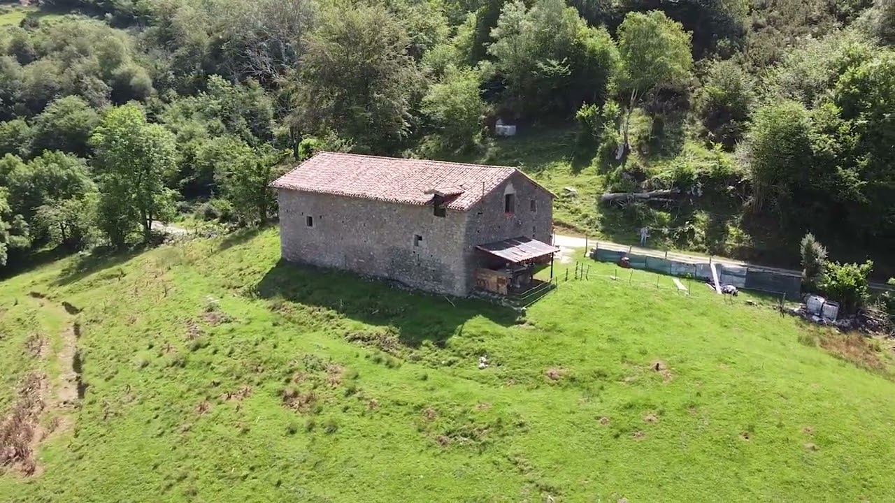 Huge cabana with 11ha of land for sale in stunning location, Pilona, Asturias. €210,000 Ref MR2045