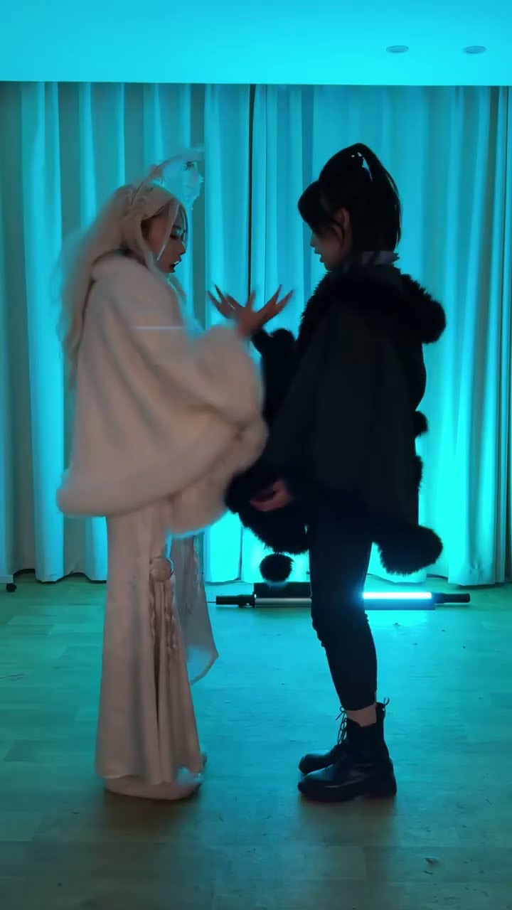 White angel and black angel cross-dressing dance#Angel#Clown