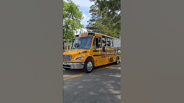 Funny Mike does the round and round challenge 😉 *crazy* #bus # #columbiasouthcarolinalifestyle
