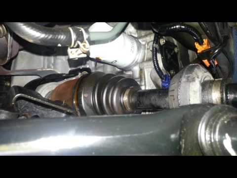 Honda CRV oil leak from oil filter - YouTube