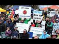 Thousands of farmers descend on Canberra to protest Murray-Darling plan