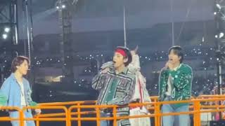 Taehung One Sec Eye Contact Kim Seok-Jin Waving At Us Day-1 Bts So Close View